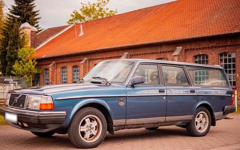 Usado Volvo 245 Basis 113 CV (83 kW) 1992 Azul Familiar