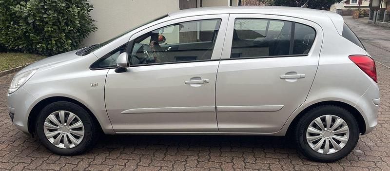 Gebraucht Opel Corsa Catch Me 90 PS (66 kW) 2007 Silber Limousine