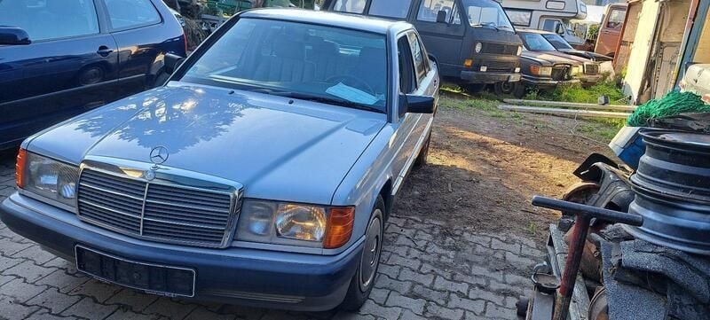 Blau Gebraucht 1991 Mercedes 190 Limousine | 4.990 € - Bild 1/2
