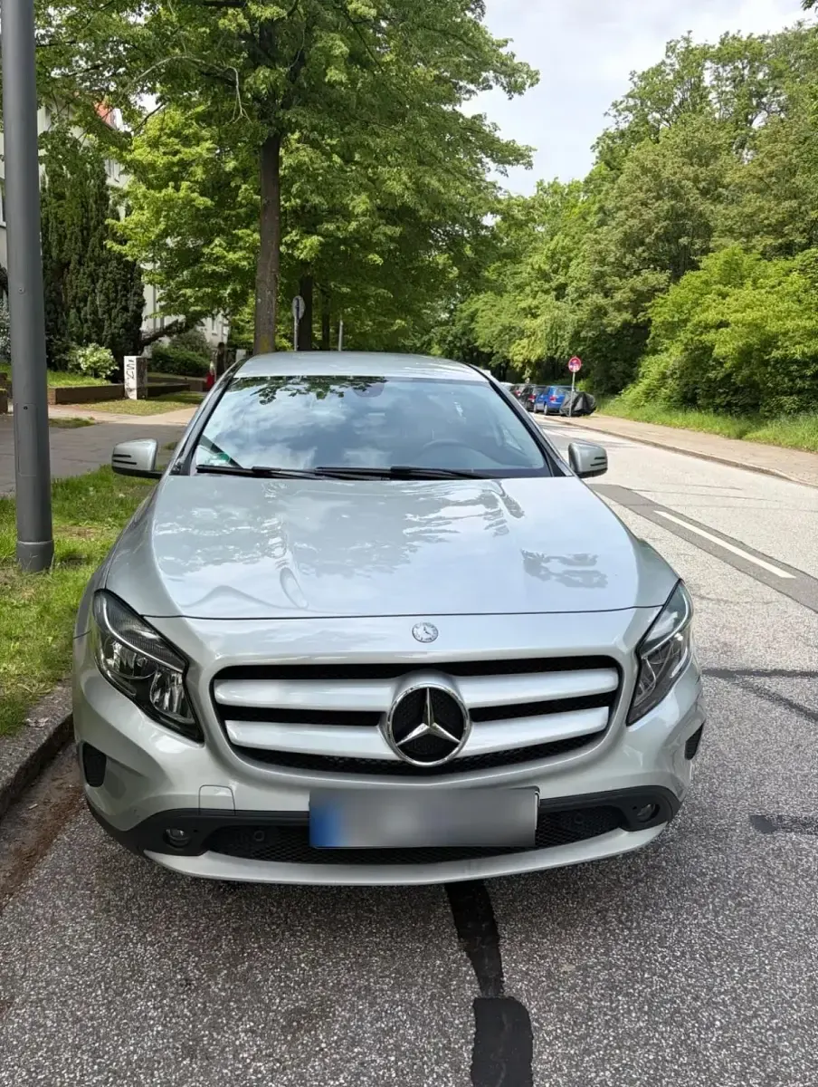 Gebraucht Mercedes GLA200 156 PS (114 kW) 2014 Silber SUV