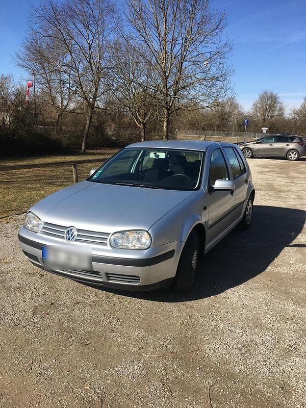 Silber Gebraucht 2001 VW Golf IV Limousine | 1.500 € (Guter Preis) - Bild 1/4