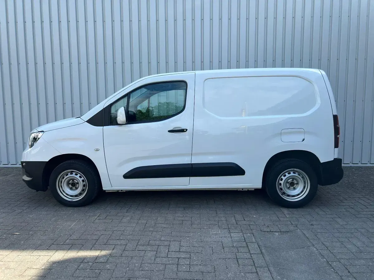 Gebraucht Opel Combo Edition 102 PS (75 kW) 2022 Weiß Van / Kleinbus