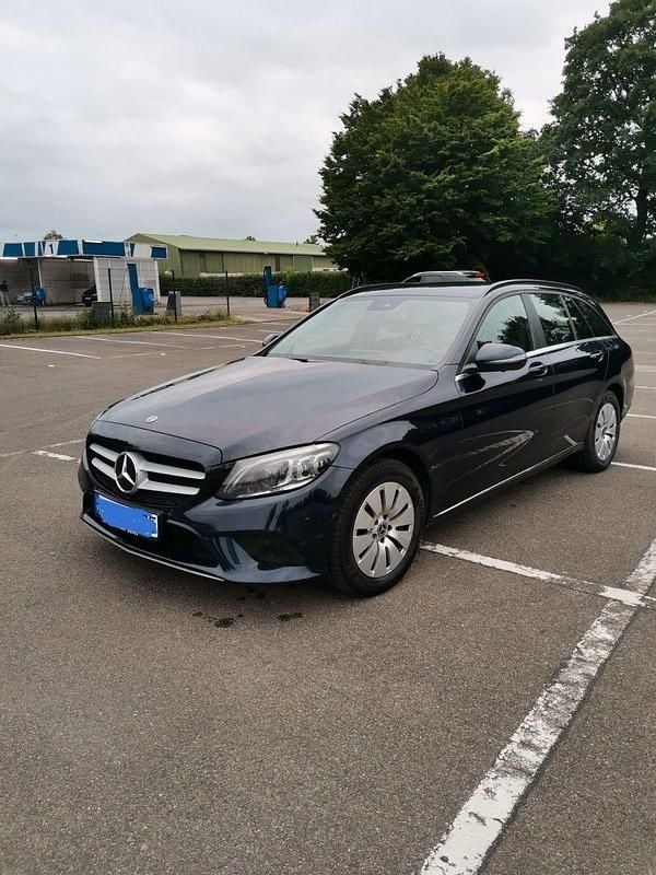 Blau Gebraucht 2018 Mercedes C200 Kombi | 16.700 € (Guter Preis) - Bild 1/4