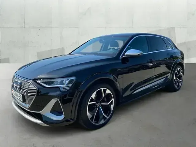 Gebraucht Audi e-tron Sport 369 kW (503 PS) 2022 Mythosschwarz metallic SUV