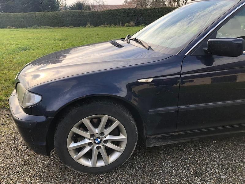 Gebraucht BMW 320 Lifestyle 150 PS (110 kW) 2004 Blau Kombi