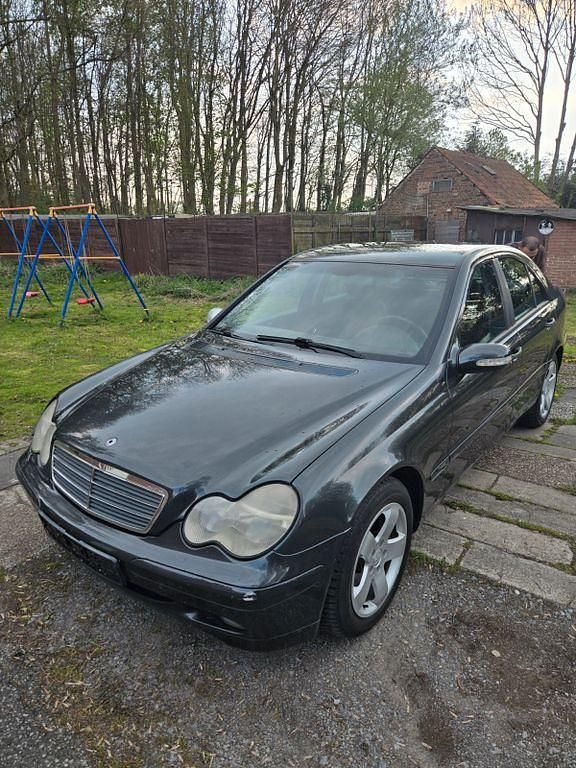 Gebraucht Mercedes C200 Classic 122 PS (89 kW) 2001 Schwarz Limousine
