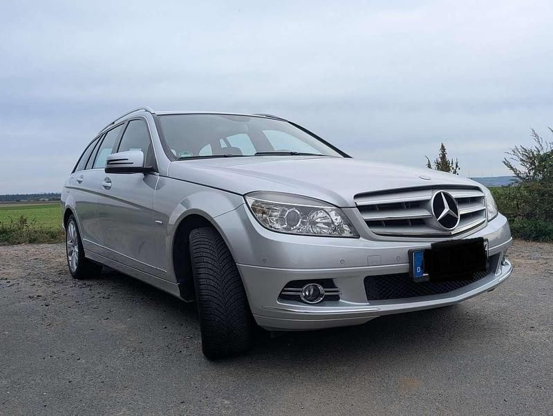 Grau Gebraucht 2009 Mercedes C200 Kombi | 8.200 € (Fairer Preis) - Bild 1/4
