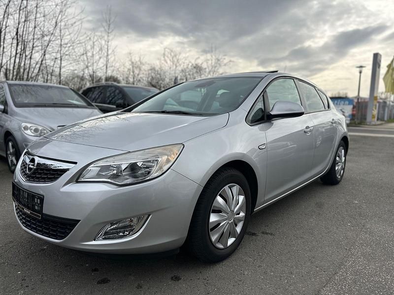 Gebraucht Opel Astra Design Edition 87 PS (63 kW) 2011 Silber Limousine