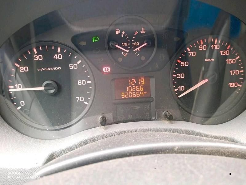 Second-hand Citroën Jumpy 90 CP (66 kW) 2007 Alb Monovolum