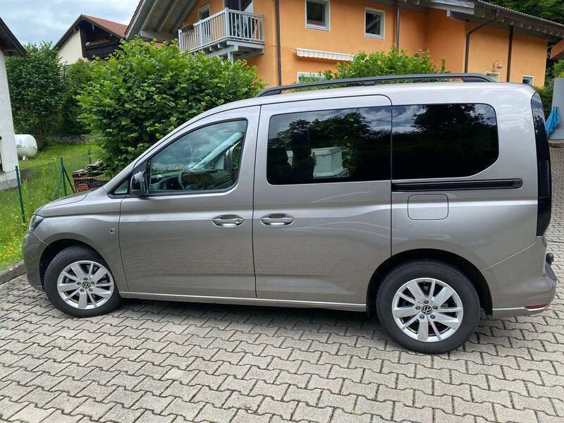 Andere außenfarben Gebraucht 2023 VW Caddy Life Van / Kleinbus | 32.000 € (Fairer Preis) - Bild 1/2