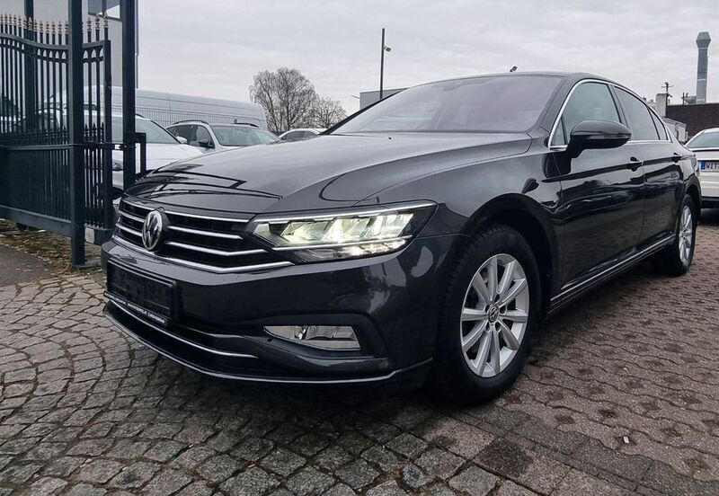 Mangangrau metallic Gebraucht 2020 VW Passat Business Limousine | 20.598 € (Superpreis) - Bild 1/4