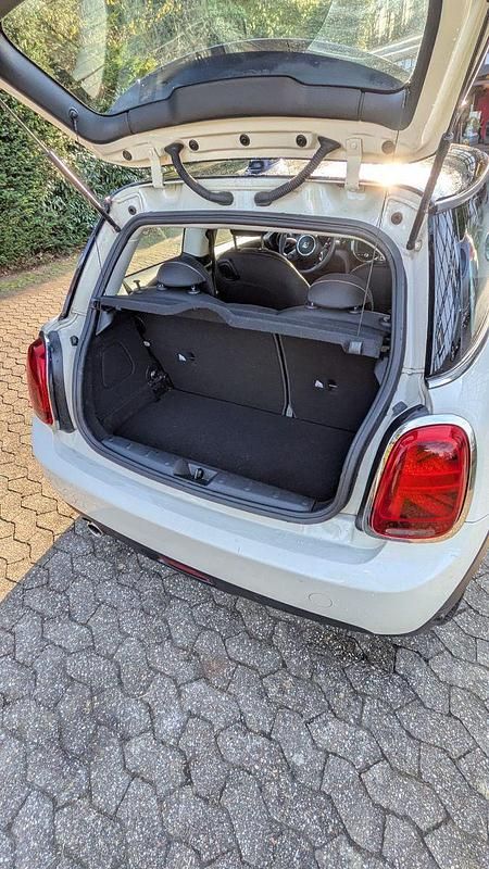 Gebraucht Mini Cooper 136 PS (100 kW) 2019 Weiß Kleinwagen