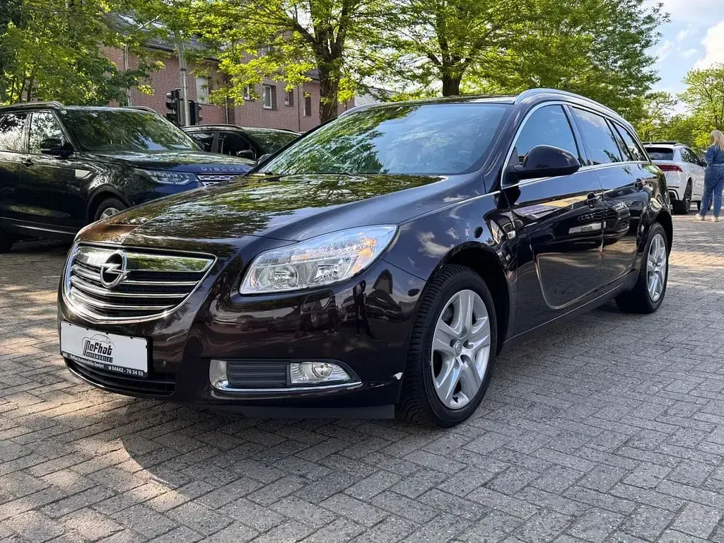 Gebraucht Opel Insignia Edition 179 PS (131 kW) 2011 Braun Kombi