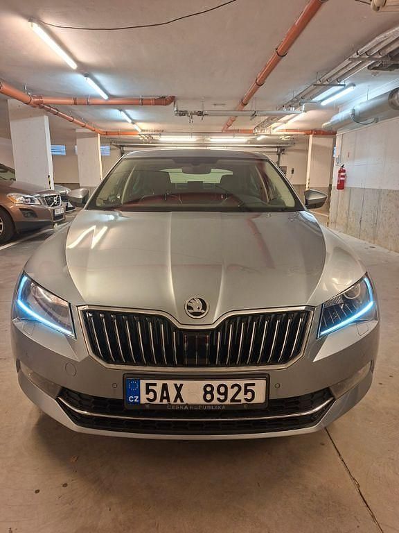 Gebraucht Skoda Superb Style 150 PS (110 kW) 2016 Grau Limousine