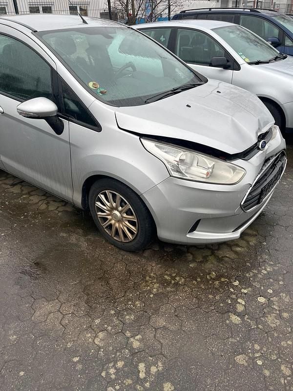 Gebraucht Ford B-MAX 80 PS (58 kW) 2013 Silber Van / Kleinbus