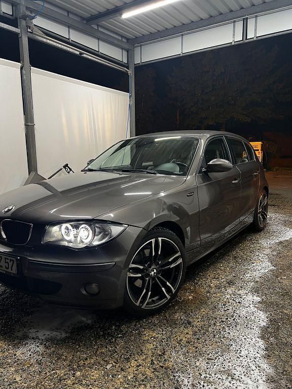 Andere farben Gebraucht 2006 BMW 116 Kleinwagen | 4.200 € (Etwas zu teuer) - Bild 1/4