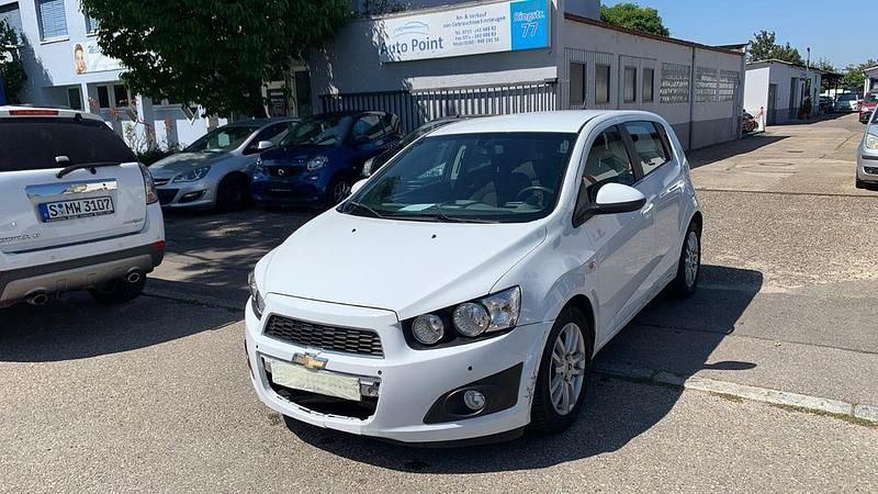 Weiß Gebraucht 2012 Chevrolet Aveo LTZ Kleinwagen | 2.900 € (Guter Preis) - Bild 1/4
