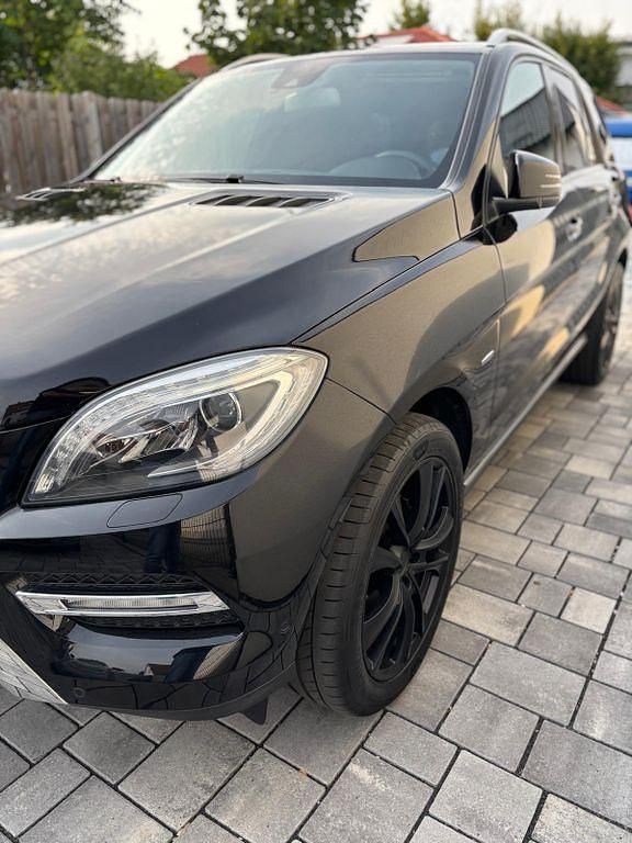 Gebraucht Mercedes ML350 258 PS (189 kW) 2012 Schwarz SUV