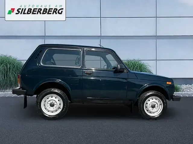 Gebraucht Lada Taiga 83 PS (61 kW) 2020 Grün SUV
