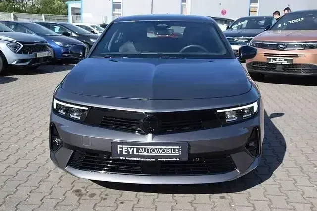 Używany Opel Astra 131 KM (96 kW) 2025 Szary Hatchback