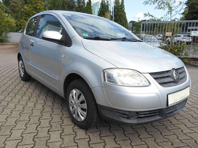 Gebraucht VW Fox Refresh 54 PS (39 kW) 2009 Munich silver metallic Kleinwagen