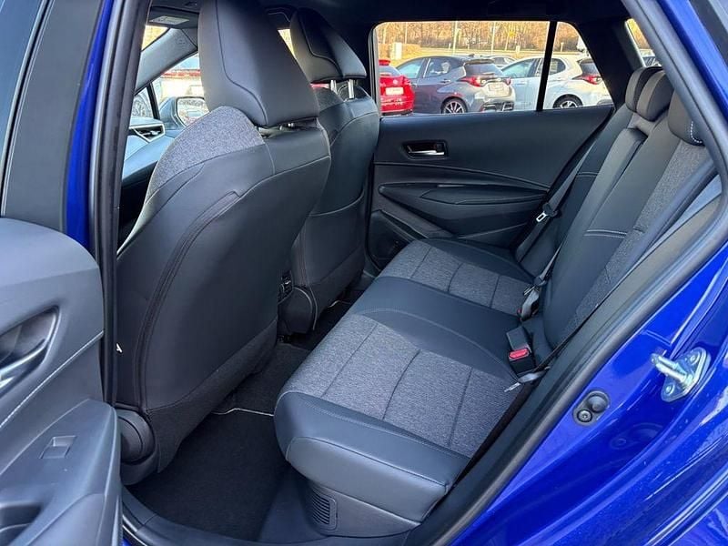 Neu Toyota Corolla 184 PS (135 kW) 2025 Blau Limousine