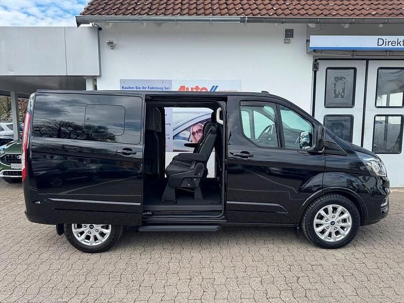 Gebraucht Ford Tourneo Titanium 150 PS (110 kW) 2024 Schwarz Van / Kleinbus