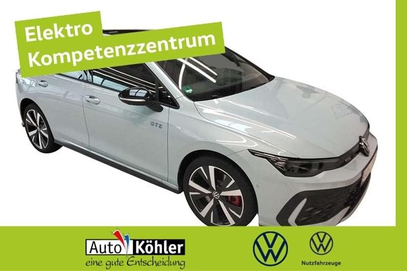 Gebraucht VW Golf VIII GTE 271 PS (199 kW) 2025 Crystal ice blue metallic Limousine