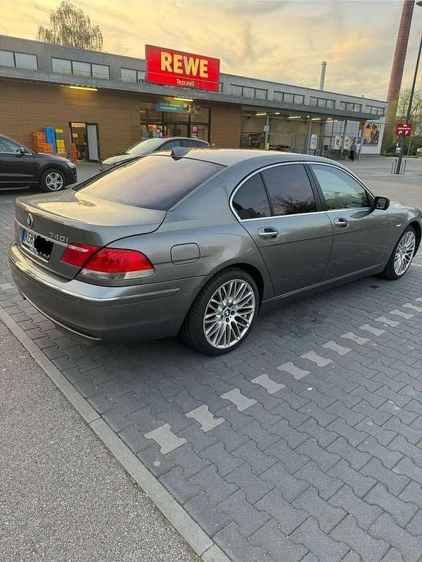Gebraucht BMW 740 306 PS (225 kW) 2005 Limousine