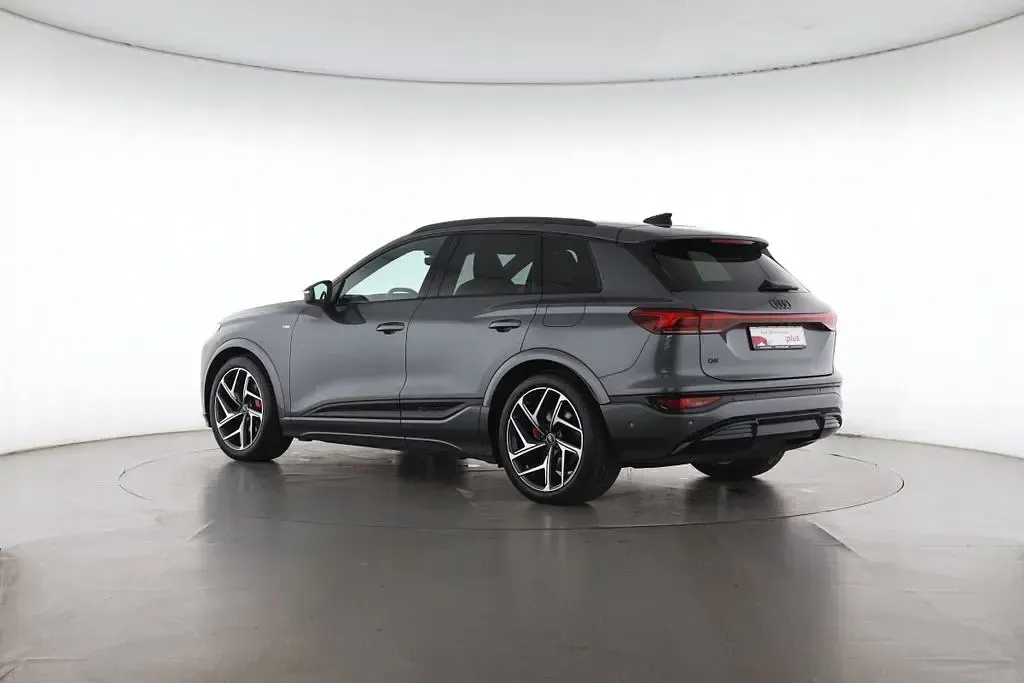 Gebraucht Audi Q6 e-tron S-Line 185 kW (252 PS) 2025 Daytonagrau perleffekt SUV