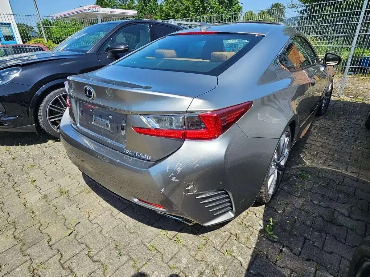 Gebraucht Lexus RC300h Luxury Line 181 PS (133 kW) 2016 Grau Coupé