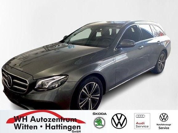 Selenitgrau metalliclack Gebraucht 2019 Mercedes E200 Avantgarde Kombi | 23.951 € (Guter Preis) - Bild 1/4