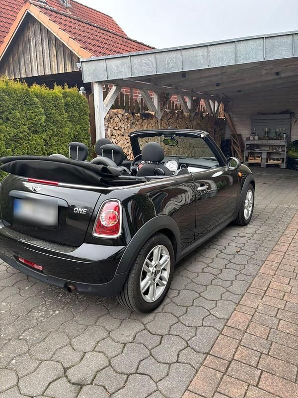 Second-hand Mini ONE 98 CP (72 kW) 2011 Negru Hatchback