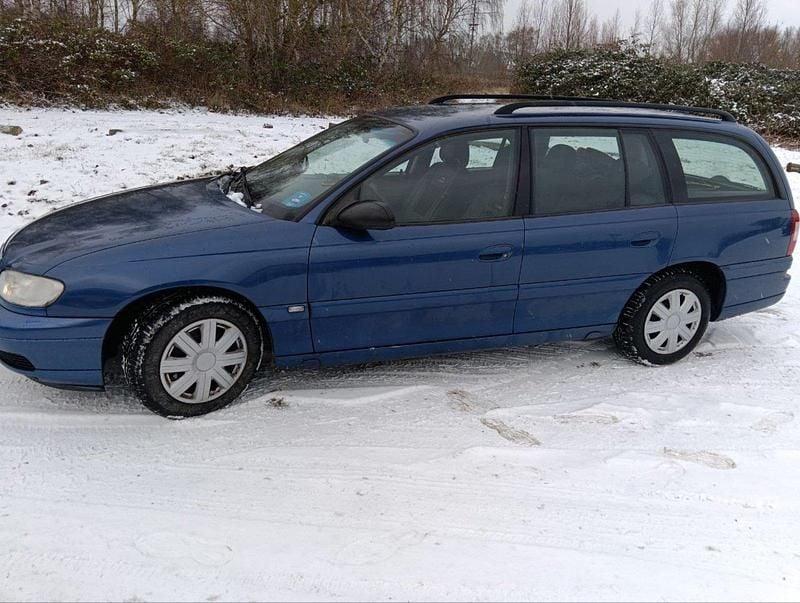 Gebraucht Opel Omega 144 PS (105 kW) 2002 Blau Kombi
