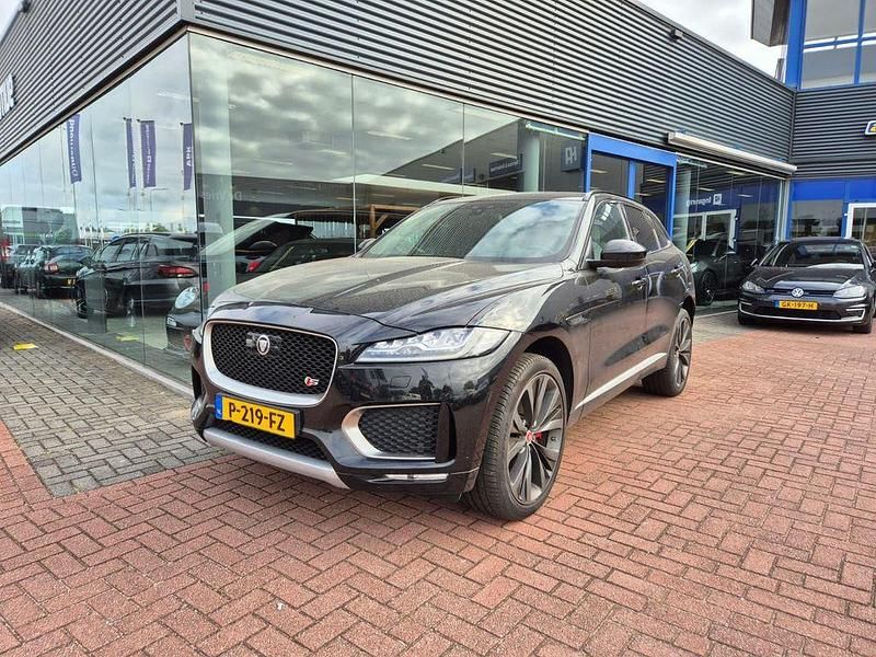 Schwarz Gebraucht 2016 Jaguar F-Pace First Edition SUV | 23.500 € (Teuer) - Bild 1/4