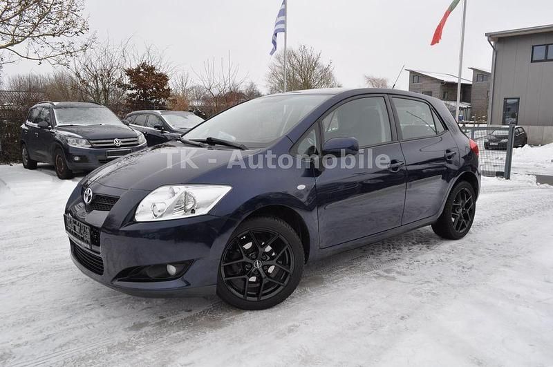 Blau Gebraucht 2007 Toyota Auris Sol Limousine | 8.480 € (Etwas zu teuer) - Bild 1/4