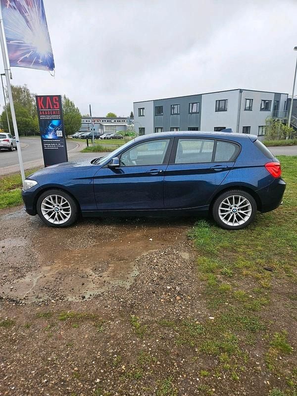 Gebraucht BMW 116 116 PS (85 kW) 2015 Blau Kleinwagen