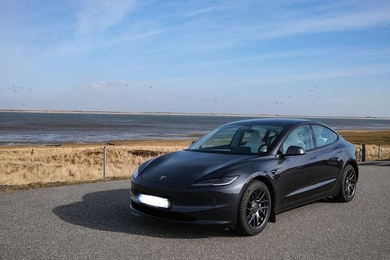 Gebraucht Tesla Model 3 366 kW (498 PS) 2024 Grau Limousine