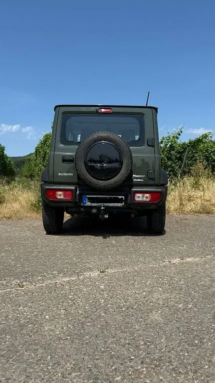 Gebraucht Suzuki Jimny 102 PS (75 kW) 2023 Grün SUV