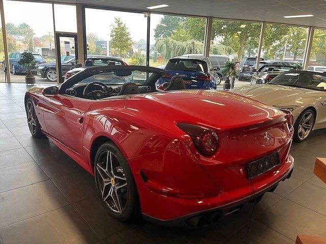 Gebraucht Ferrari California 2018 Rot Cabrio