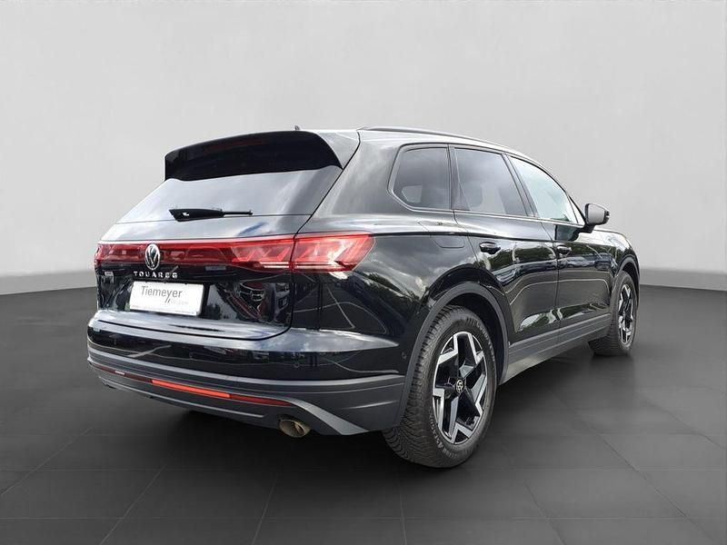 Gebraucht VW Touareg Basis 231 PS (169 kW) 2024 Grenadillschwarz metallic SUV