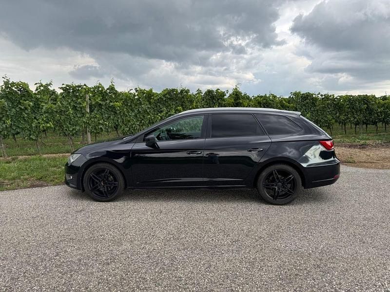 Schwarz Gebraucht 2014 Seat Leon ST FR Kombi | 7.600 € (Guter Preis) - Bild 1/4