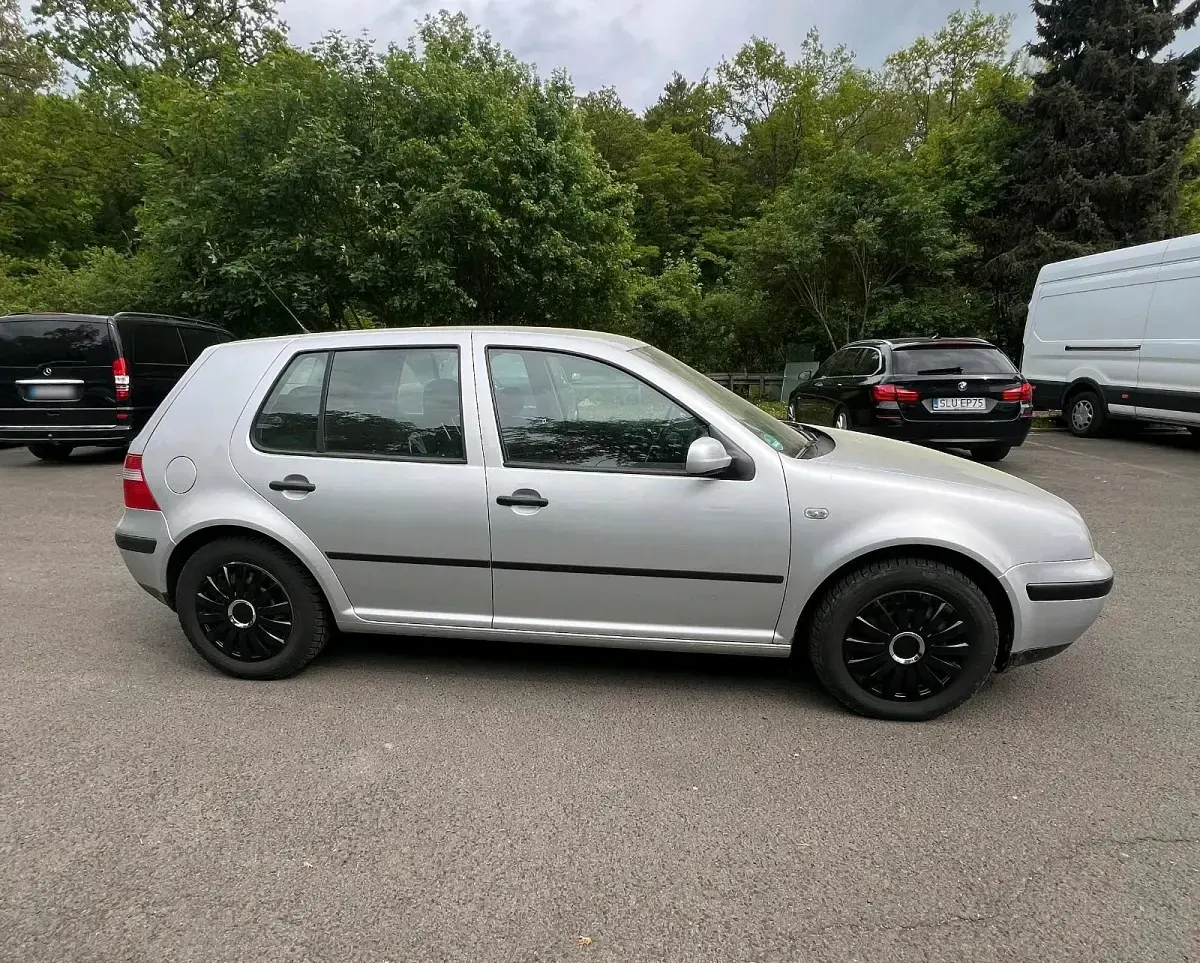 Gebraucht VW Golf IV 105 PS (77 kW) 2002 Kleinwagen