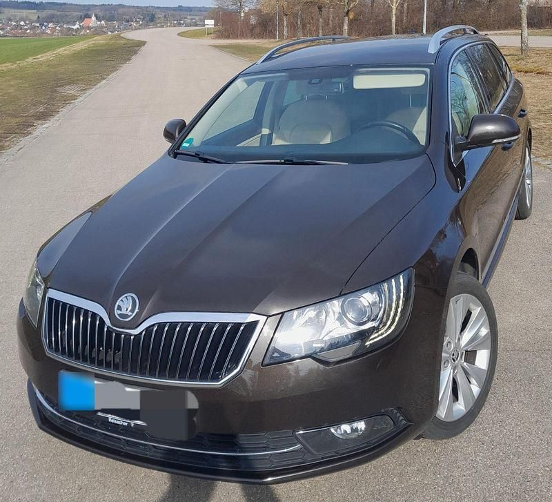 Gebraucht Skoda Superb Elegance 170 PS (125 kW) 2014 Braun Limousine