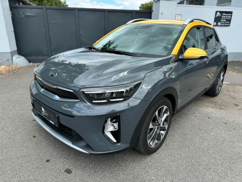 Grau Gebraucht 2021 Kia Stonic SUV | 14.999 € - Bild 1/4