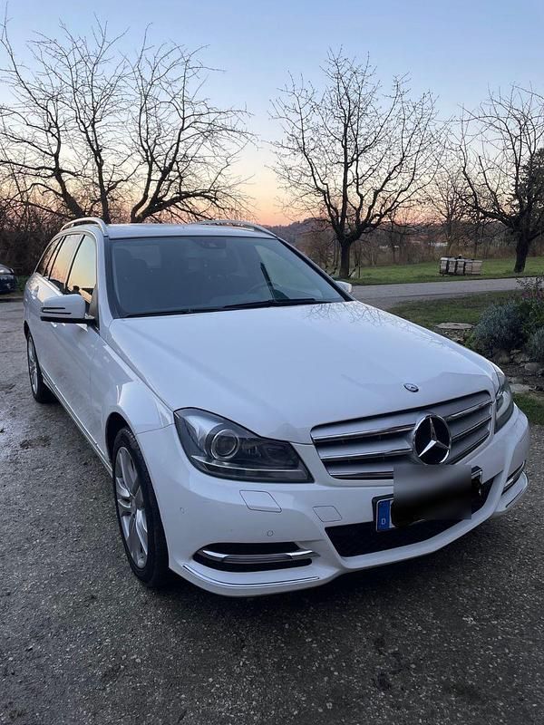 Gebraucht Mercedes C200 Avantgarde 136 PS (100 kW) 2012 Weiß Kombi