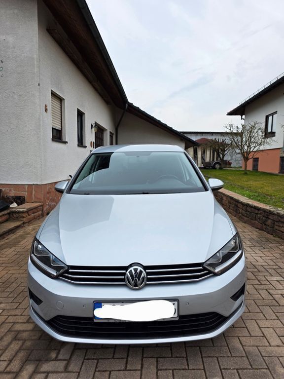 Silber Gebraucht 2015 VW Golf VII Trendline Kleinwagen | 11.000 € (Fairer Preis) - Bild 1/4