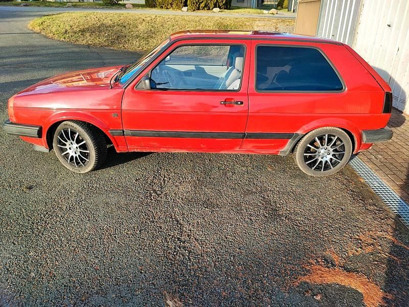 Second-hand VW Golf 70 CP (51 kW) 1991 Roșu Coupe