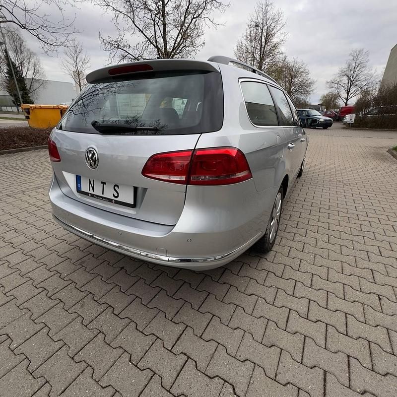 Second-hand VW Passat 105 CP (77 kW) 2013 Argintiu Break