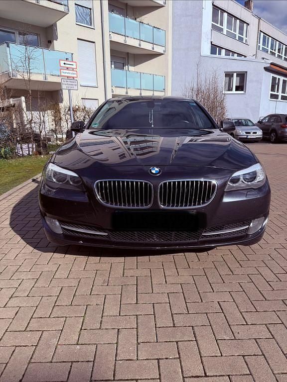 Gebraucht BMW 520 184 PS (135 kW) 2010 Grau Limousine